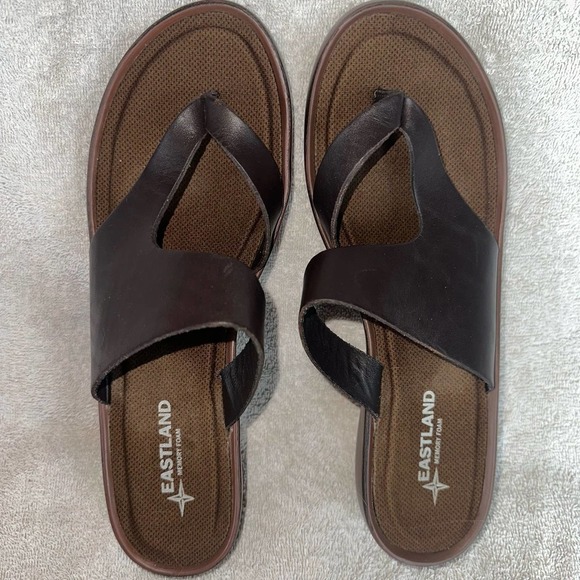 EUC Women’s 11W Eastland Laurel Wedge Thong Sandals - Picture 1 of 11
